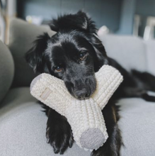 Cargar imagen en el visor de la galería, BREUER CREMA | juguete con sonido