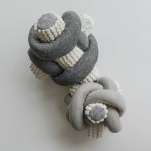 Cargar imagen en el visor de la galería, BREUER CREMA | juguete con sonido