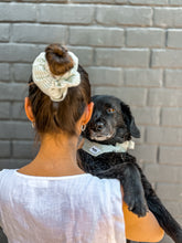 Cargar imagen en el visor de la galería, Pack bandana + colet scrunchie
